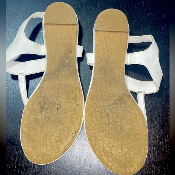 used sandals in good condition - Picture 5 of 6